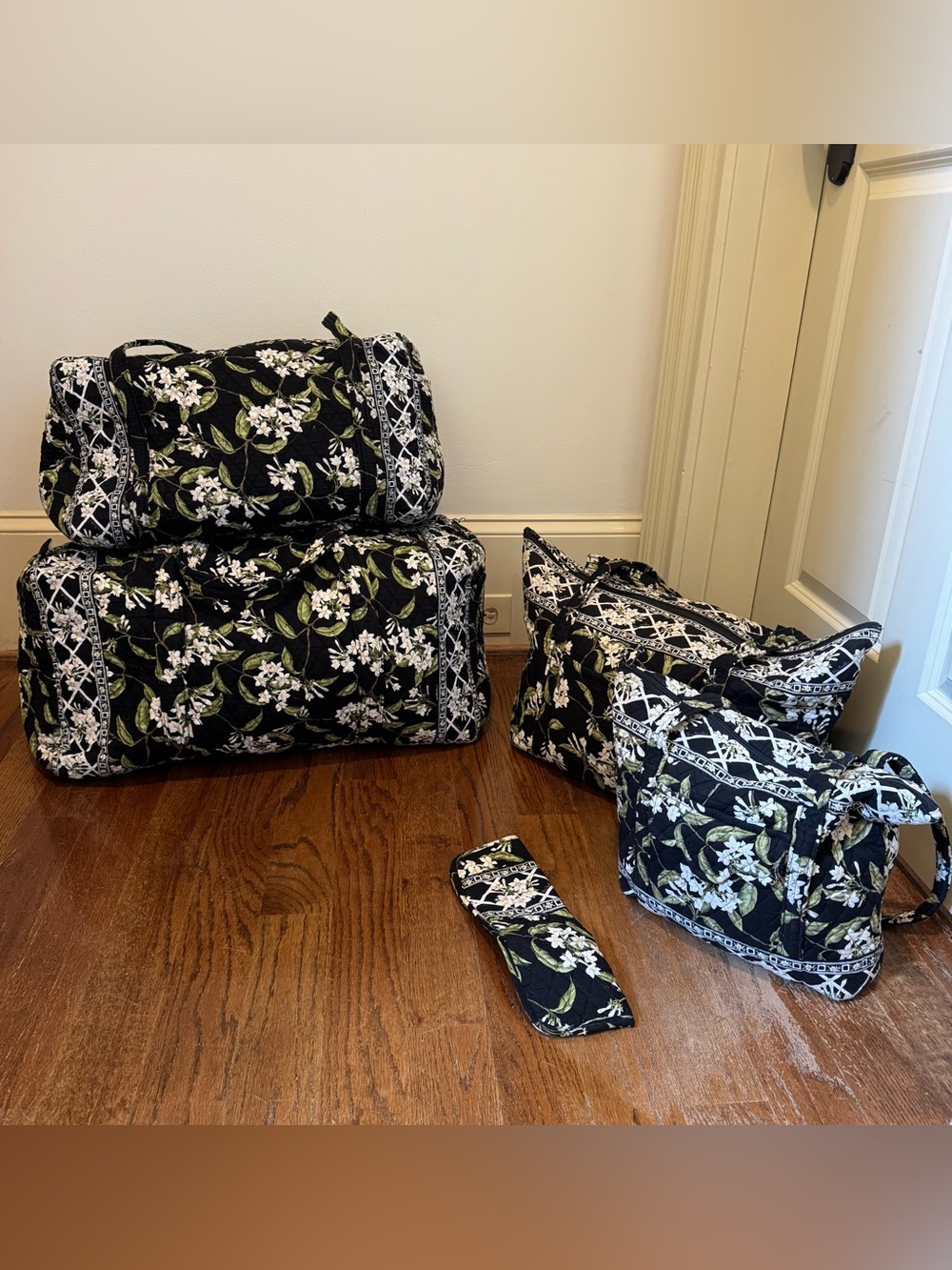 5pc Vera Bradley travel duffel bag lot
